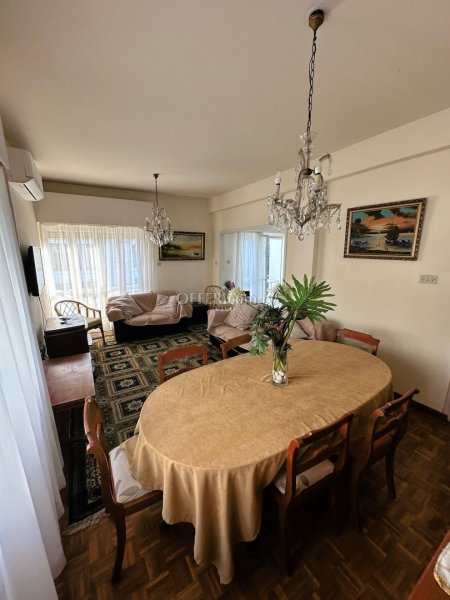 A HUGE THREE BEDROOM APARTMENT IN PETROU & PAVLOU - 11