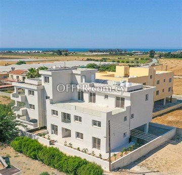 2 Bedroom Ground Floor Apartment With Yard  In Pervolia, Larnaka