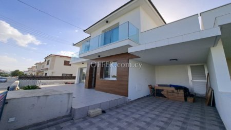 New For Sale €390,000 Maisonette 4 bedrooms, Semi-detached Latsia (Lakkia) Nicosia