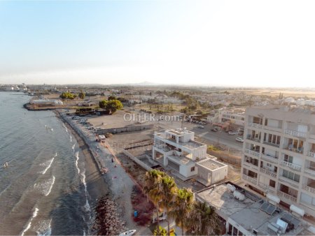 New Luxurious four bedroom beach front villa in Larnaca - 9