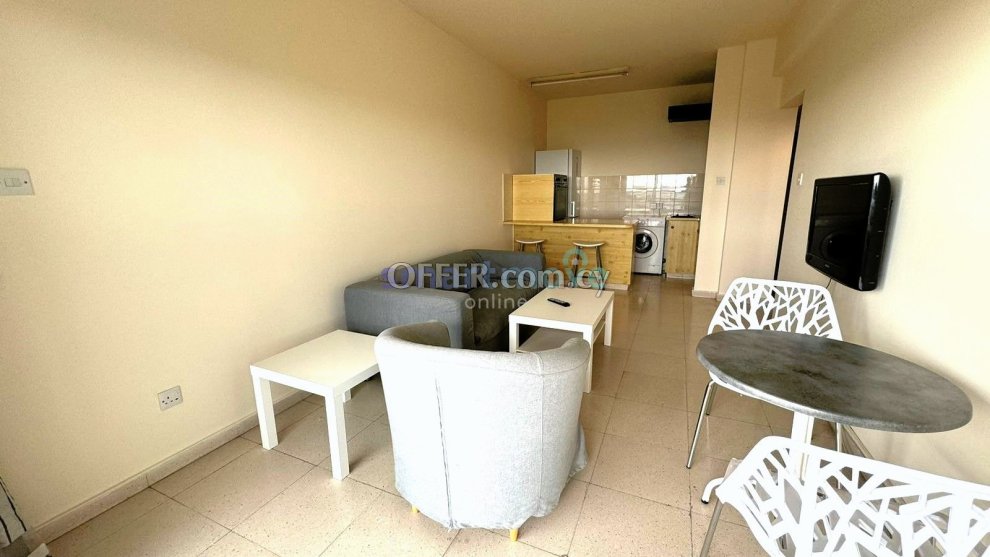 1 Bedroom Top Floor Apartment Sea Views For Rent Limassol - 9