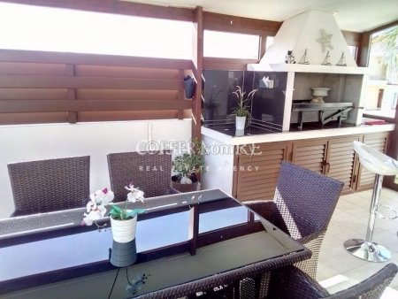 Luxury 4 Bedroom Detached House in Geri - 2