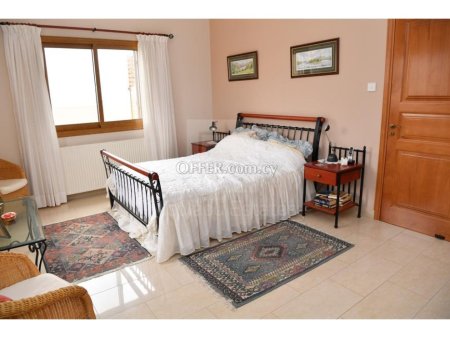 Luxury 4 bedroom detached villa fully furnished in Apesia - 2