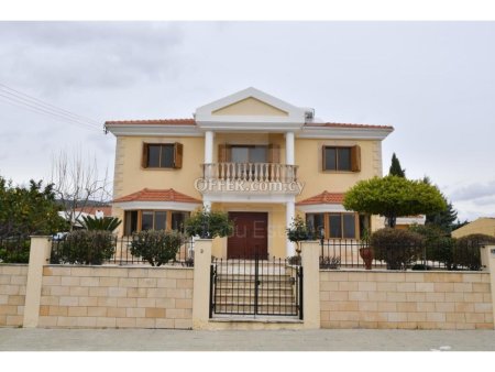 Luxury 4 bedroom detached villa fully furnished in Apesia - 10
