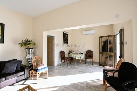 3 Bed House for Rent in Faneromeni, Larnaca - 10
