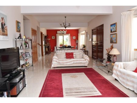 Luxury 4 bedroom detached villa fully furnished in Apesia - 8