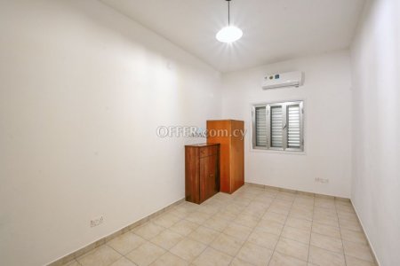 3 Bed House for Rent in Faneromeni, Larnaca - 6
