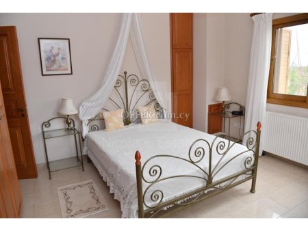 Luxury 4 bedroom detached villa fully furnished in Apesia - 3