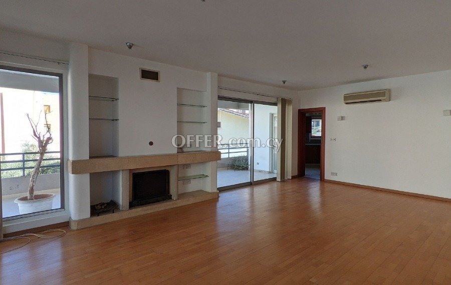 Spacious whole floor apartment in Acropoli area Nicosia - 1