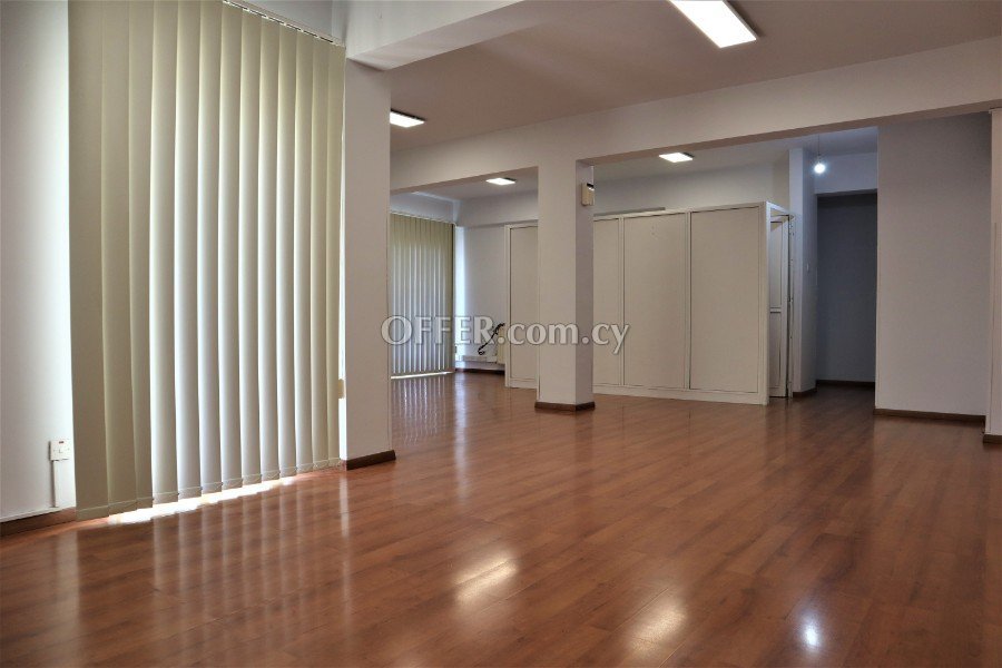 Office space 155 sq.m. on the commercial Avenue of Athalassa for rent - 1