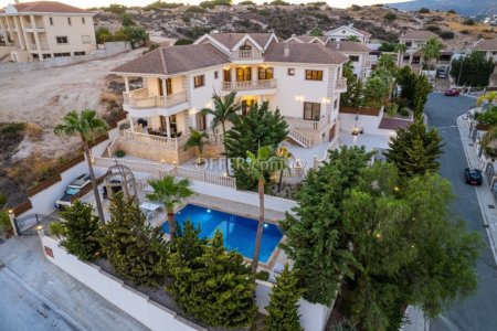 6 Bed Detached Villa for Sale in Mouttagiaka, Limassol - 11