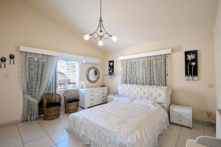 4 Bed House for Sale in Metropolis Mall, Larnaca - 4