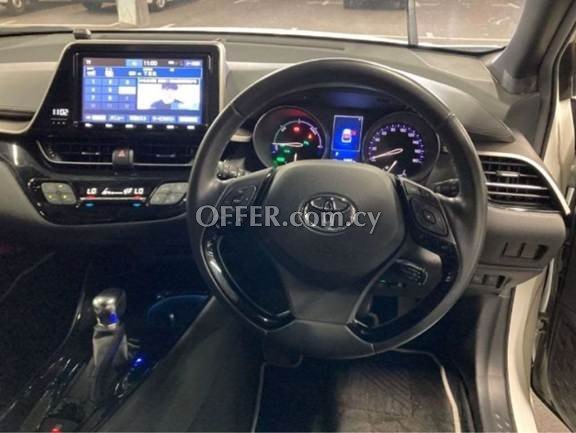 2021 Toyota CHR 1.8L Hybrid Automatic SUV - 3