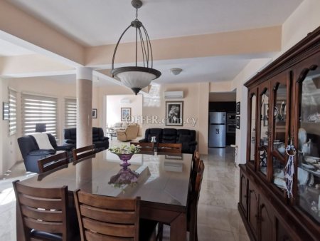 Beautiful Spacious Villa in Sea Caves - 3