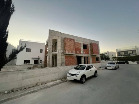 3 Bed Detached Villa for sale in Chlorakas, Paphos