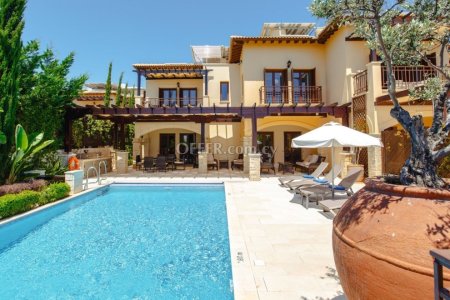 Villa for sale in Aphrodite Hills - 1