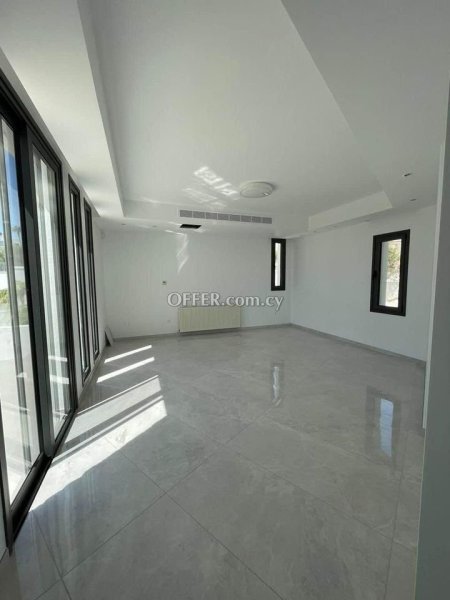4 Bed Detached Villa for sale in Kalogyros, Limassol - 11