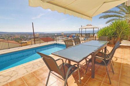 4 bedroom villa in peyia - 3