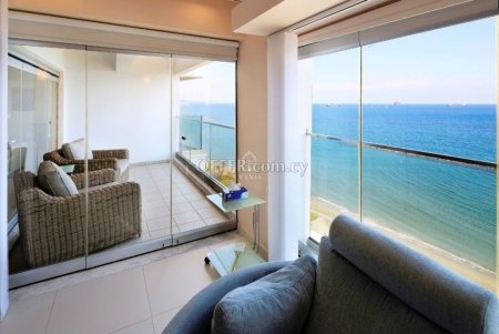 THREE BEDROOM PENTHOUSE WITH ROOF GARDEN ON LIMASSOLS SEAFRONT - 2