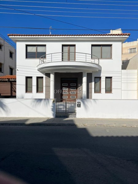 New For Sale €550,000 House 4 bedrooms, Detached Larnaka (Center), Larnaca Larnaca