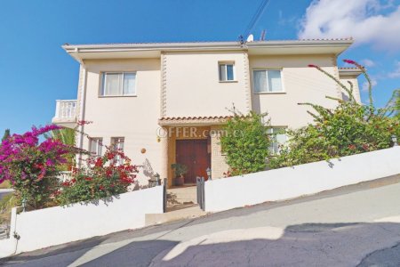 3 bedroom villa for sale in peyia