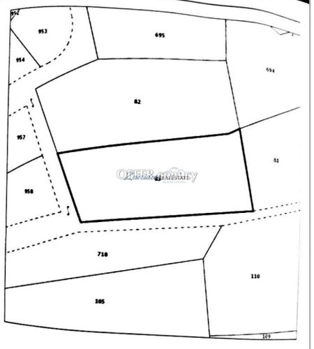 Residential field for in Anglisides