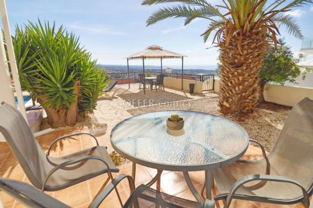 4 bedroom villa in peyia - 10