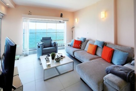 THREE BEDROOM PENTHOUSE WITH ROOF GARDEN ON LIMASSOLS SEAFRONT - 8