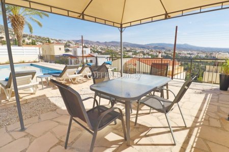 4 bedroom villa in peyia - 7