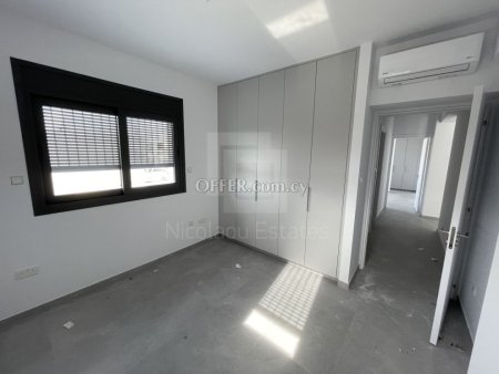 Two bedroom apartment with roof garden on the top floor of a modern building in Engomi - 5
