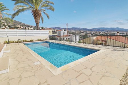 4 bedroom villa in peyia - 5