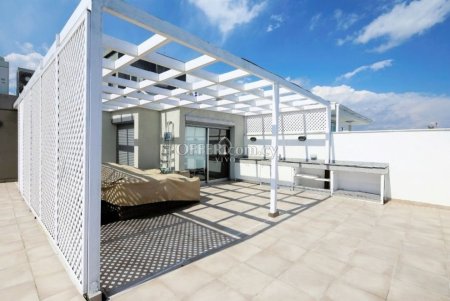THREE BEDROOM PENTHOUSE WITH ROOF GARDEN ON LIMASSOLS SEAFRONT - 4