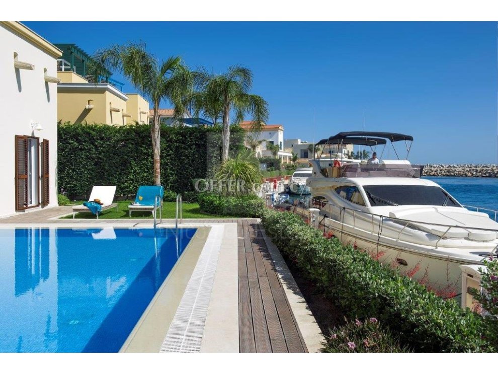 Luxury three bedroom villa on the sea in Limassol Marina of Limassol - 7