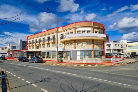 Shared mixed use building in Deryneia Famagusta - 1