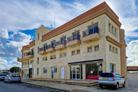 Shared mixed use building in Deryneia Famagusta - 5
