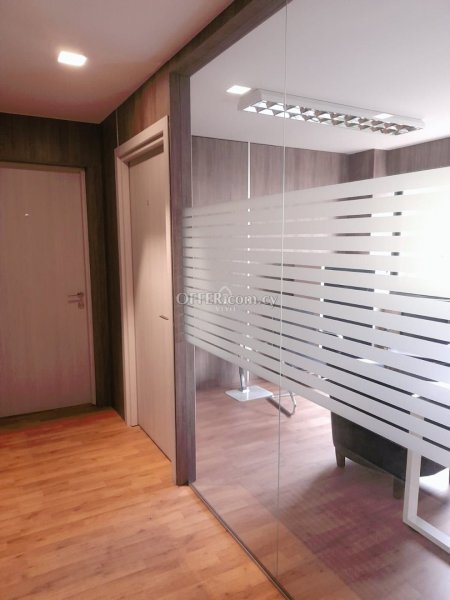 OFFICE OF 266 SQM FULLY FURNISHED IN NEAPOLI - 4