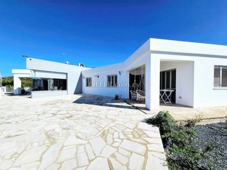 4 Bed Detached Villa for sale in Mesa Chorio, Paphos