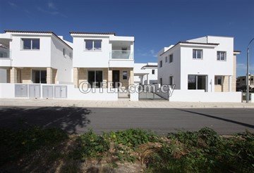 Ready To Move In 4 Bedroom House  In Strovolos, Nicosia - 8