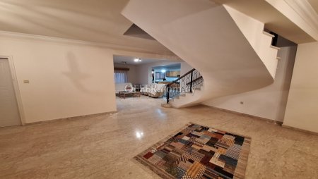 For Rent €1,500 Apartment 3 bedrooms Larnaka (Center), Larnaca Larnaca - 10