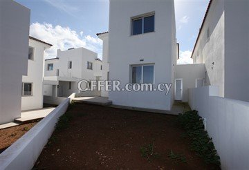 Ready To Move In 4 Bedroom House  In Strovolos, Nicosia - 6