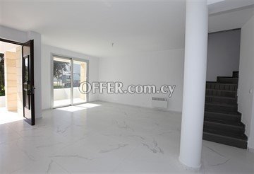 Ready To Move In 4 Bedroom House  In Strovolos, Nicosia - 5