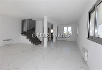 Ready To Move In 4 Bedroom House  In Strovolos, Nicosia - 4