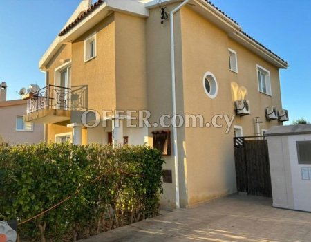 Spacious villa in Chloraka walking distance to all amenities - 8