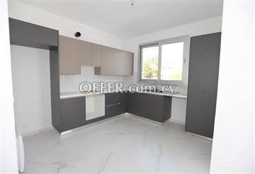 Ready To Move In 4 Bedroom House  In Strovolos, Nicosia - 3