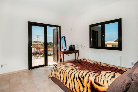 5 Bed Detached Villa for rent in Chlorakas, Paphos - 5