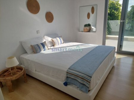 4 + 1 Bedroom Detached Villa 2  Minute Walk to Beach For Rent Limassol - 11