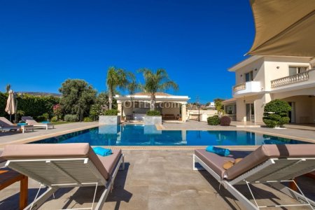 For Rent Luxury Villa near the Beach - 11