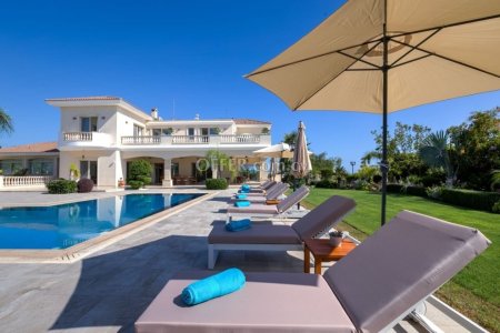 For Rent Luxury Villa near the Beach - 10