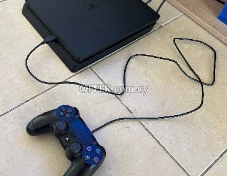 PS4 slim 500 GB