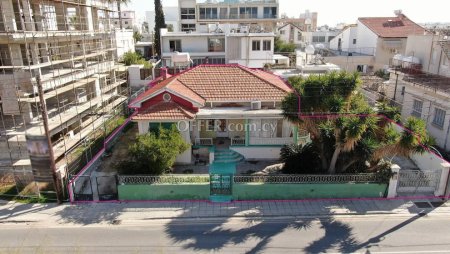 Residential plot with ground floor house and auxiliary building located in Dimos Lefkosia Nicosia